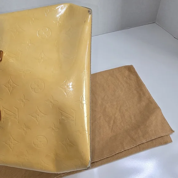 Louis Vuitton Monogram Vernis Handbag - Picture 7 of 16
